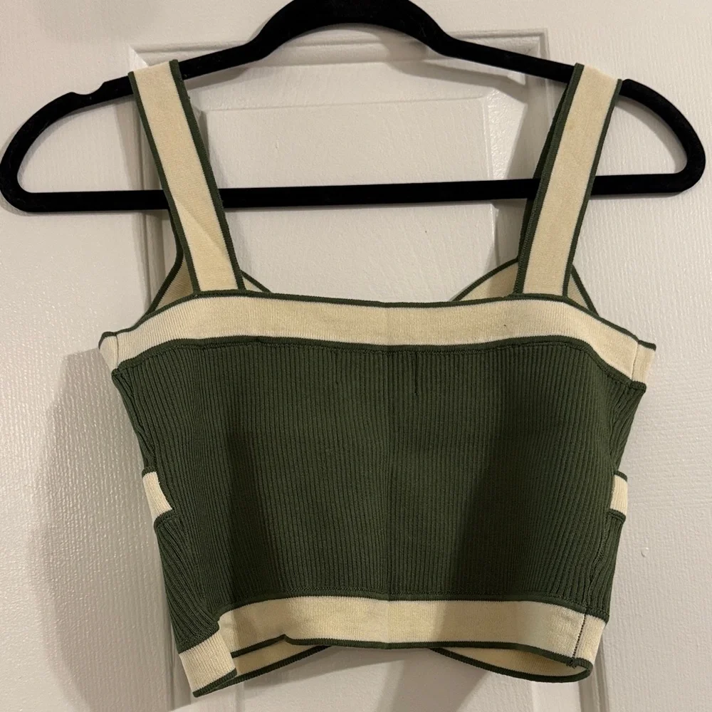 NWT Cider Olive and Cream Crop Top - Picture 4 of 4